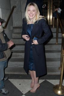 Dakota Fanning feet photo thumbnail