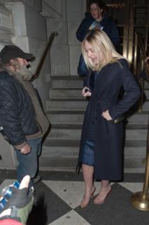 Dakota Fanning feet photo thumbnail