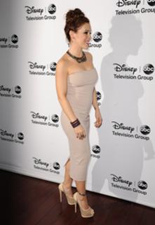 Alyssa Milano feet photo thumbnail