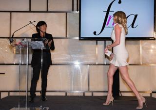 Kate Upton feet photo thumbnail