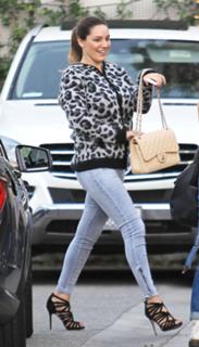 Kelly Brook feet photo thumbnail