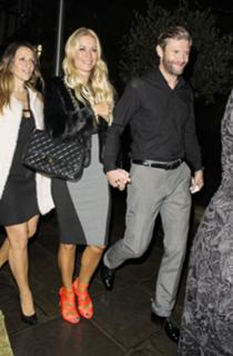 Denise Van Outen feet photo thumbnail