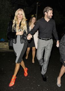Denise Van Outen feet photo thumbnail