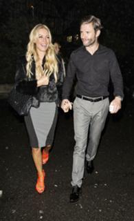 Denise Van Outen feet photo thumbnail