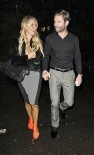 Denise Van Outen feet photo thumbnail
