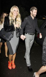 Denise Van Outen feet photo thumbnail