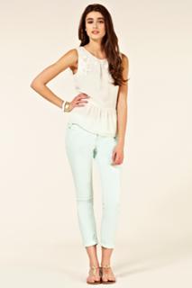 Taylor Hill feet photo thumbnail