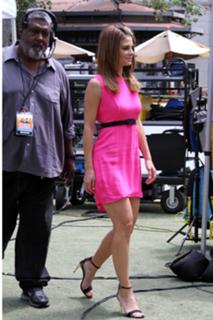 Maria Menounos feet photo thumbnail