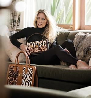 Adriane Galisteu feet photo thumbnail