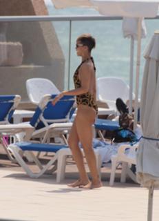 Rihanna feet photo thumbnail