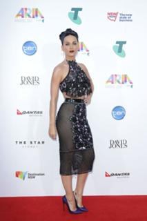 Katy Perry feet photo thumbnail