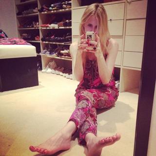 Julieta Prandi feet photo thumbnail