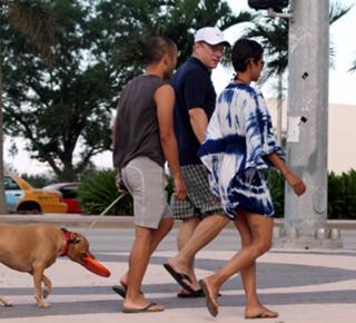 Halle Berry feet photo thumbnail