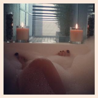 Andrea Legarreta feet photo thumbnail