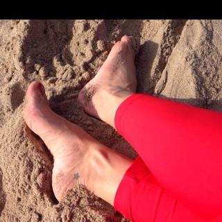Franciely Freduzeski feet photo thumbnail