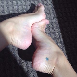 Franciely Freduzeski feet photo thumbnail