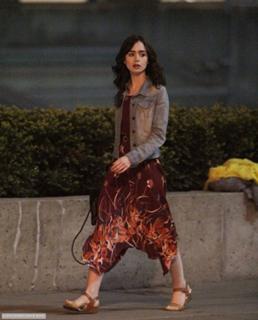 Lily Collins feet photo thumbnail