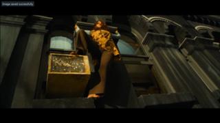 Halle Berry feet photo thumbnail