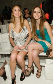 Lily Collins feet photo thumbnail