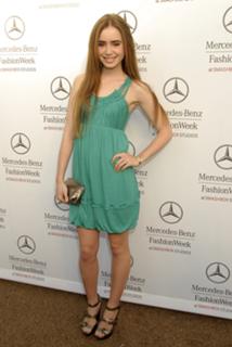 Lily Collins feet photo thumbnail