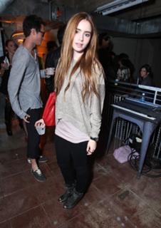 Lily Collins feet photo thumbnail