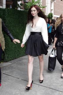 Lily Collins feet photo thumbnail