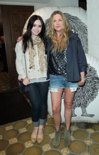 Lily Collins feet photo thumbnail