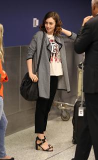 Lily Collins feet photo thumbnail