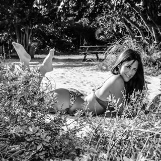 Claudia Romani feet photo thumbnail