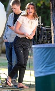 Lea Michele feet photo thumbnail