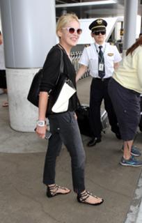 Sharon Stone feet photo thumbnail