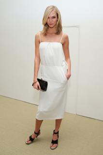 Karlie Kloss feet photo thumbnail
