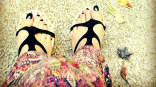 Claudia Lizaldi feet photo thumbnail