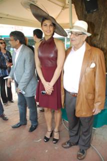 Jacqueline Fernandez feet photo thumbnail