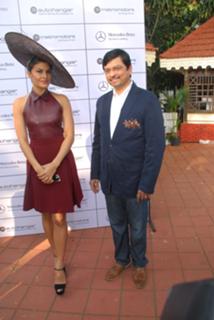 Jacqueline Fernandez feet photo thumbnail