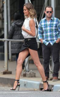 Chrissy Teigen feet photo thumbnail