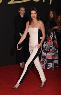 Kendall Jenner feet photo thumbnail