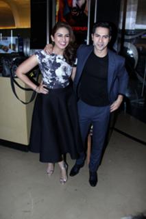 Huma Qureshi feet photo thumbnail
