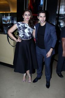 Huma Qureshi feet photo thumbnail