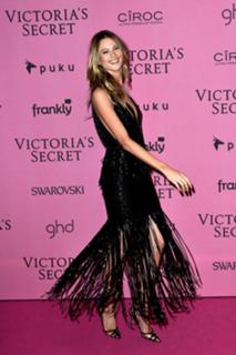 Behati Prinsloo feet photo thumbnail