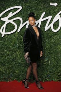 Rihanna feet photo thumbnail