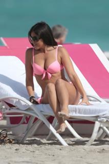 Claudia Romani feet photo thumbnail