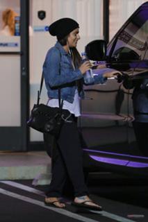 Lea Michele feet photo thumbnail