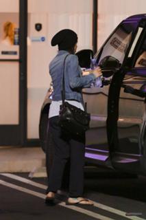 Lea Michele feet photo thumbnail
