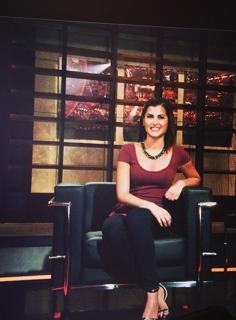 Megan Olivi feet photo thumbnail