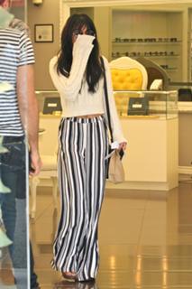 Vanessa Hudgens feet photo thumbnail