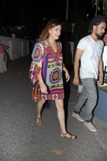 Dia Mirza feet photo thumbnail