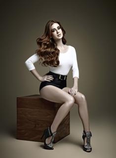 Marina Ruy Barbosa feet photo thumbnail