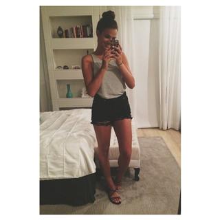 Bruna Marquezine feet photo thumbnail