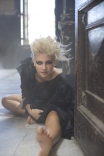 Pixie Lott feet photo thumbnail